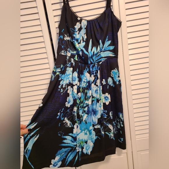 WHBM Floral Dress - Picture 3 of 8